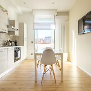 Scandellari - Stylish For Two Guests Apartment Bologna